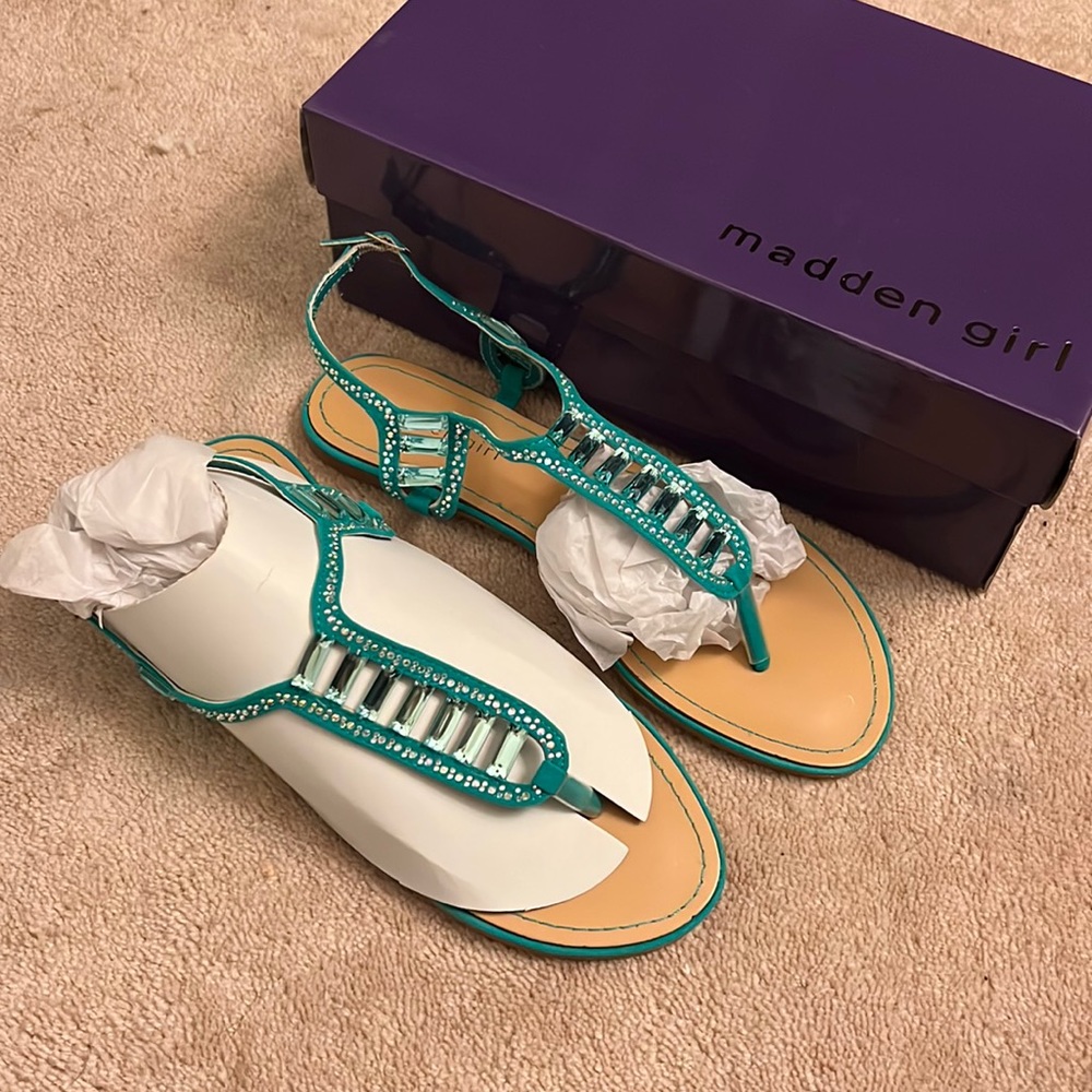 NIB Madden Girl Sandals